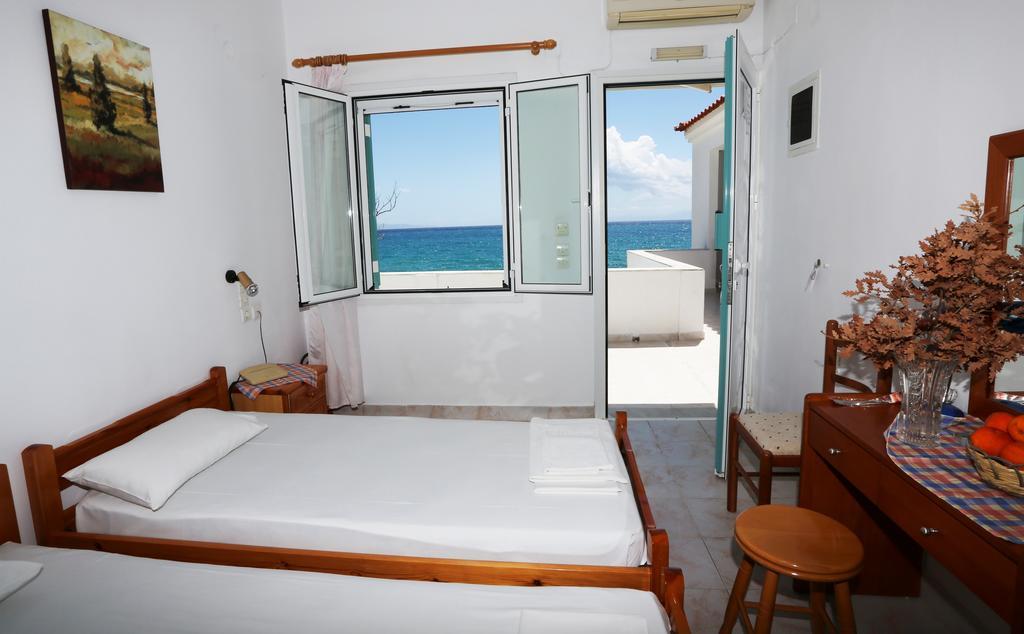 Akrogiali Hotel Plomari Extérieur photo