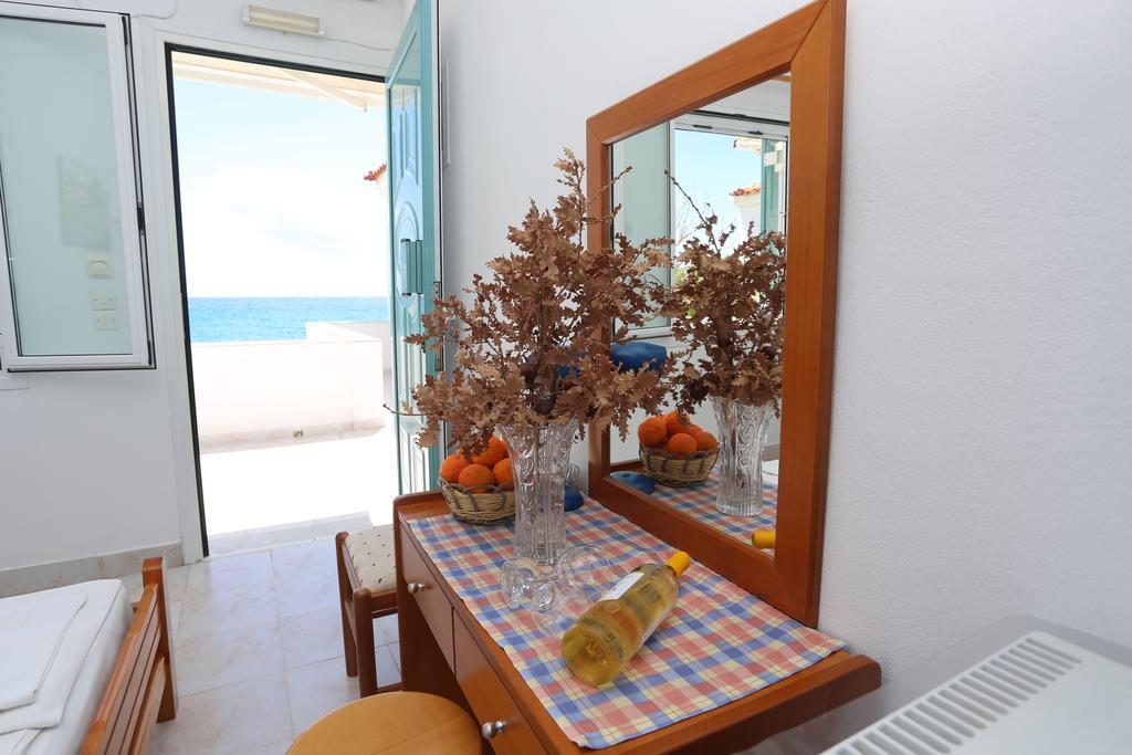 Akrogiali Hotel Plomari Extérieur photo