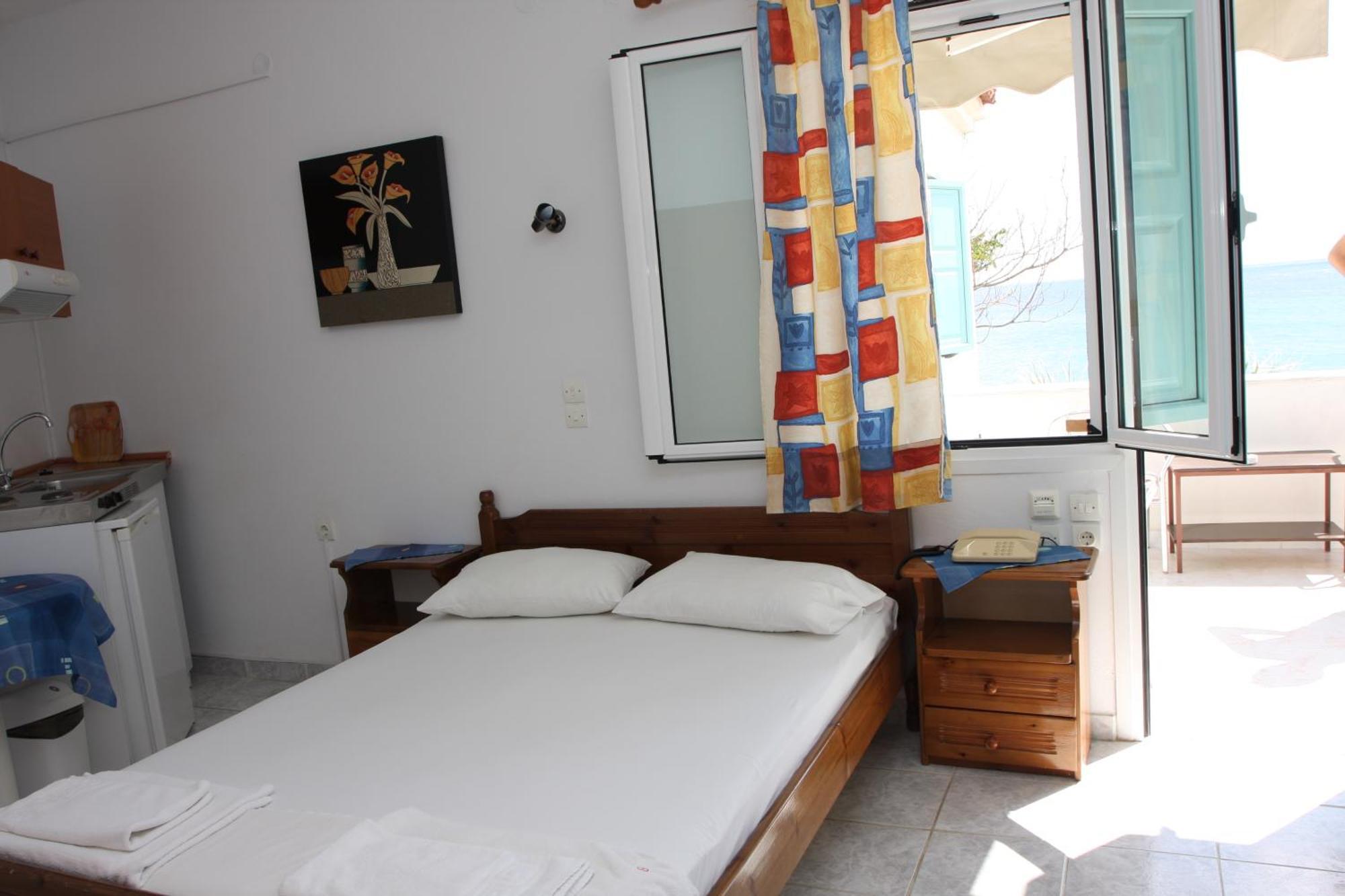 Akrogiali Hotel Plomari Extérieur photo