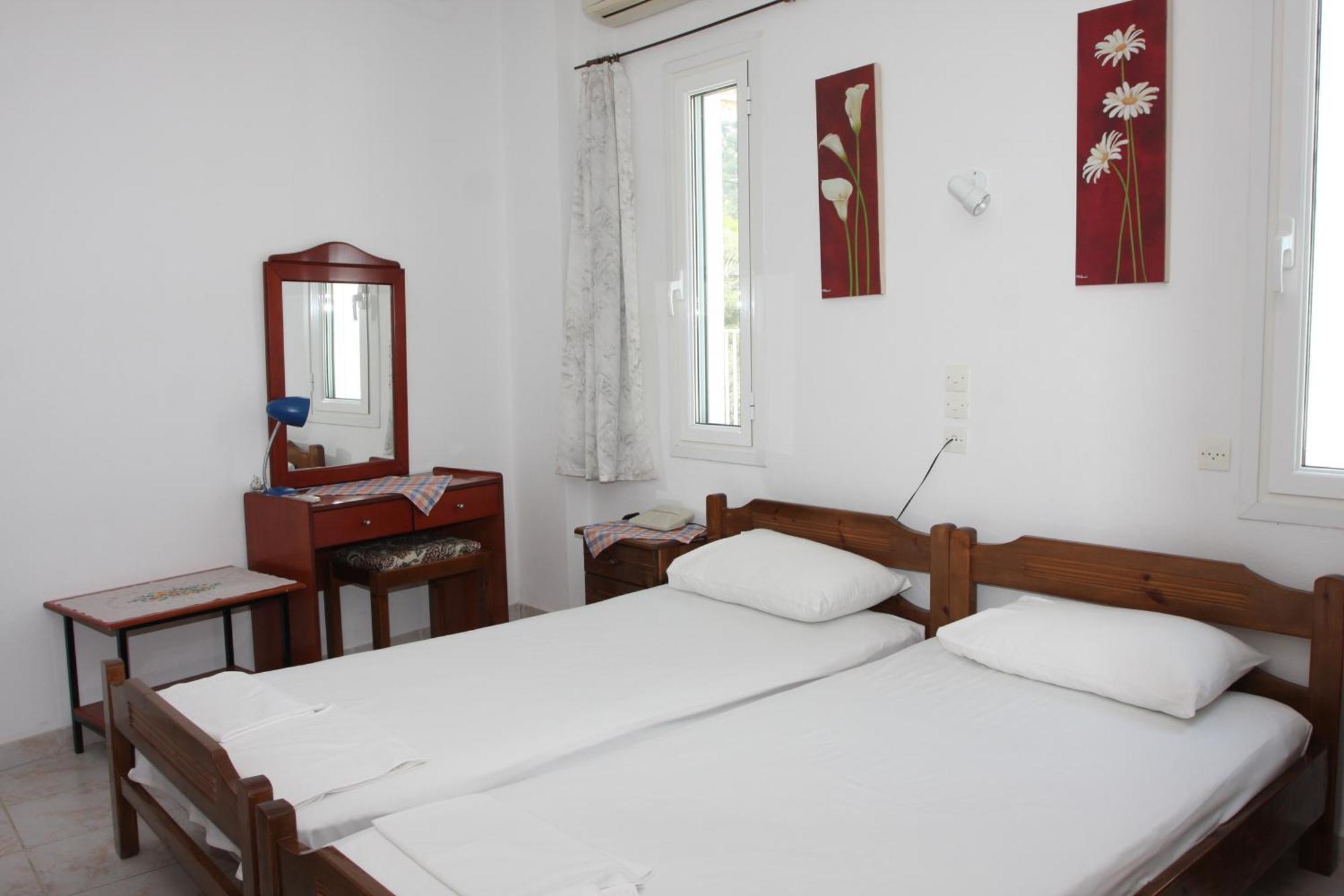 Akrogiali Hotel Plomari Extérieur photo